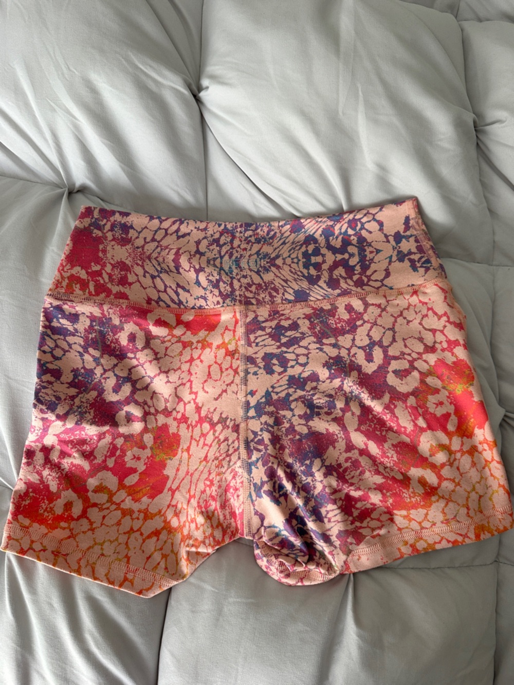 Fleo 3.25” Women's vibrant leopard Ascend Shorts